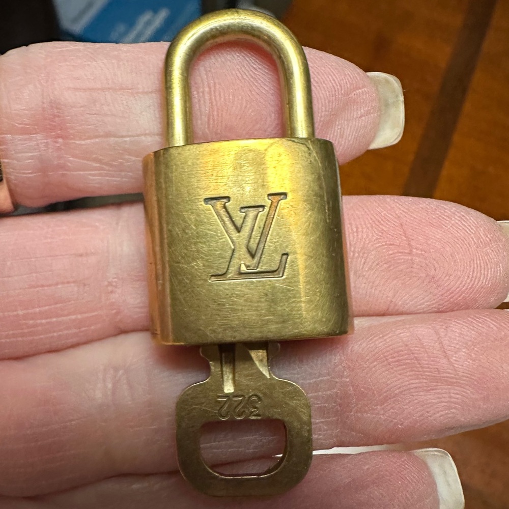 #322 Louis Vuitton Lock and Key-Excellent Condition